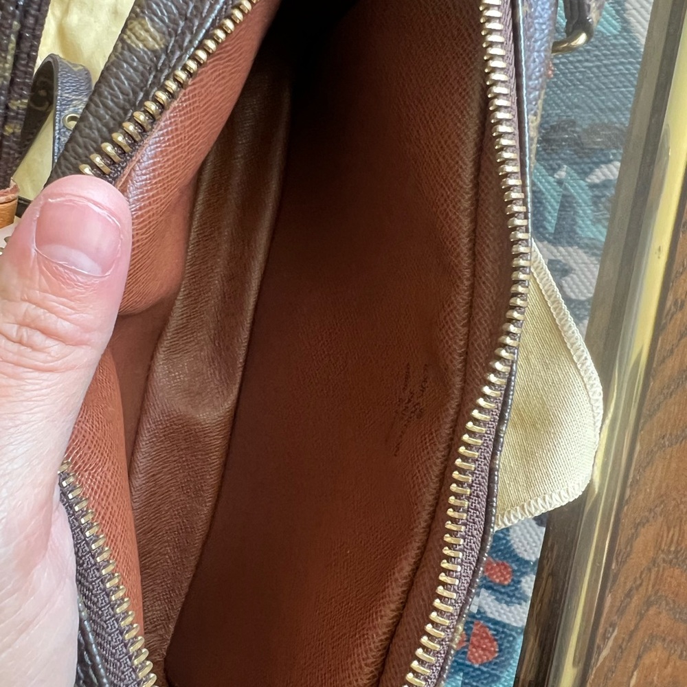Brown Leather Zip Wallet - Picture 4 of 12